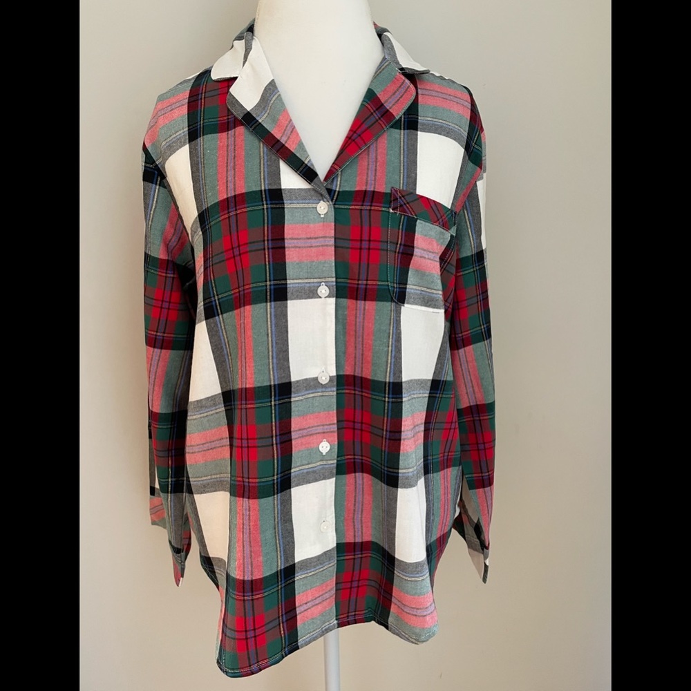 Victoria's Secret Flannel Pajama Top Medium, long sleeve, button down.Multicolor